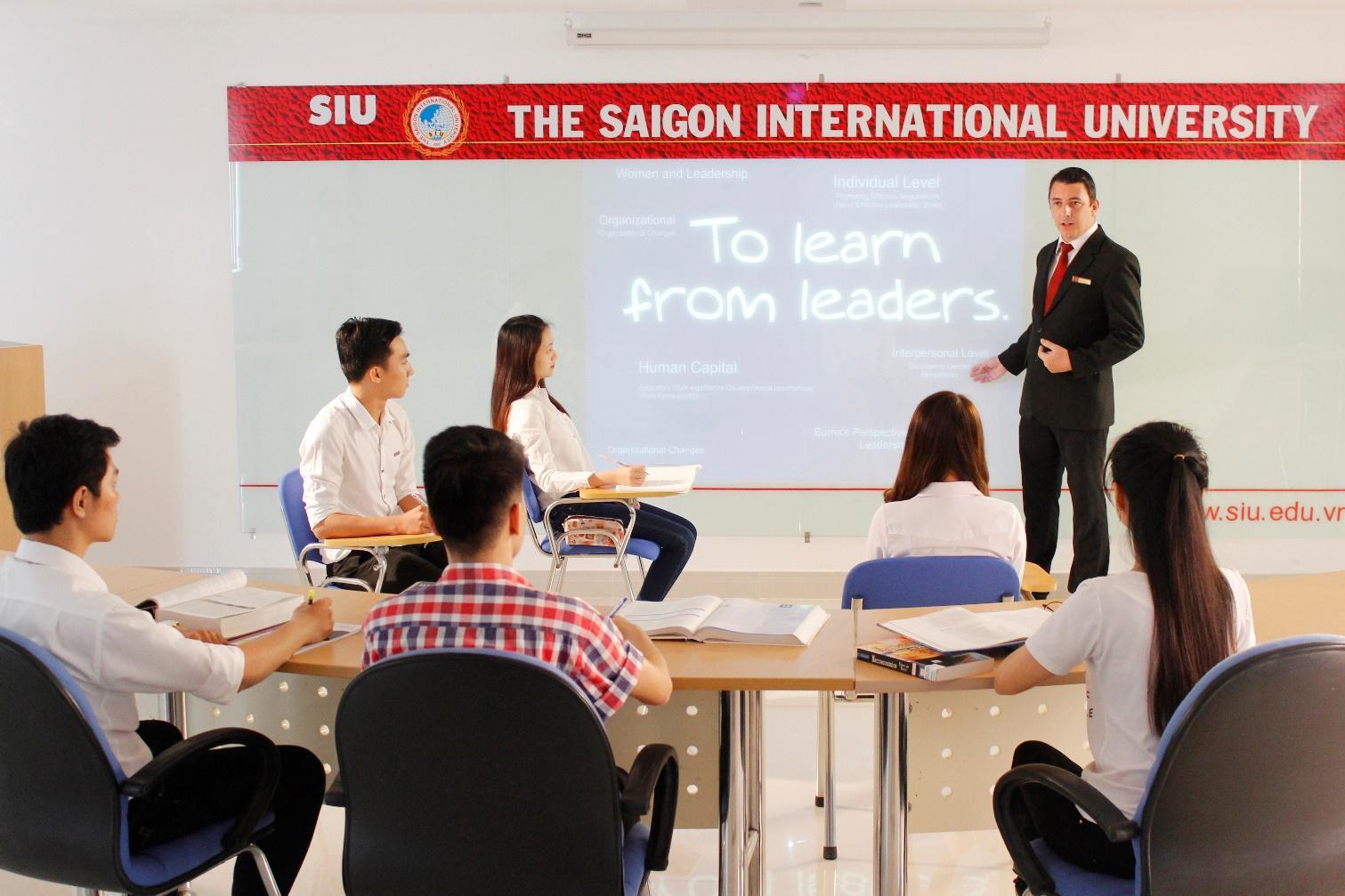 Đại học Quốc tế Sài Gòn công bố điểm xét tuyển đại học và cao đẳng