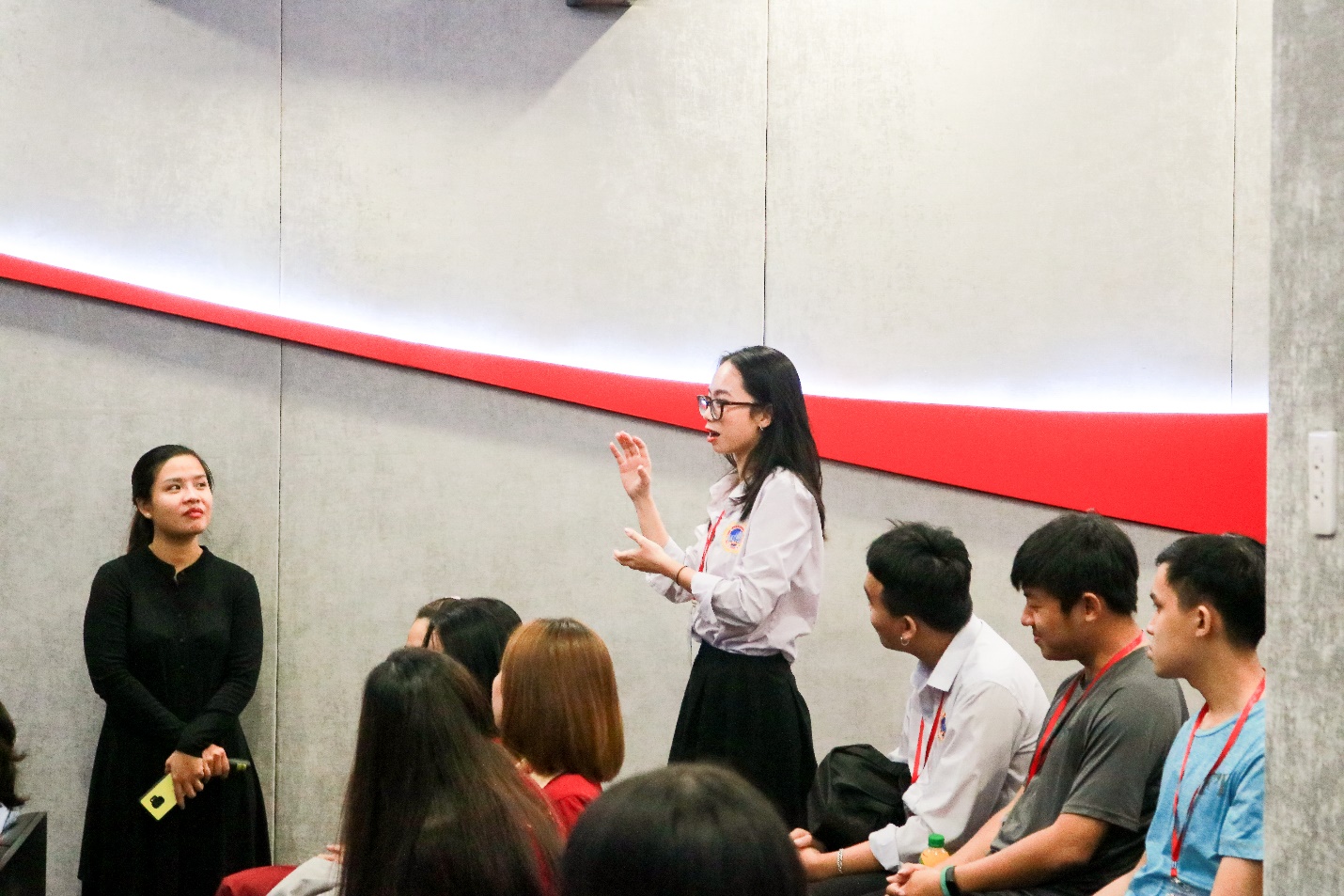 Hành trình tham quan nhà máy Coca-Cola Việt Nam dành cho sinh viên ngành Marketing
