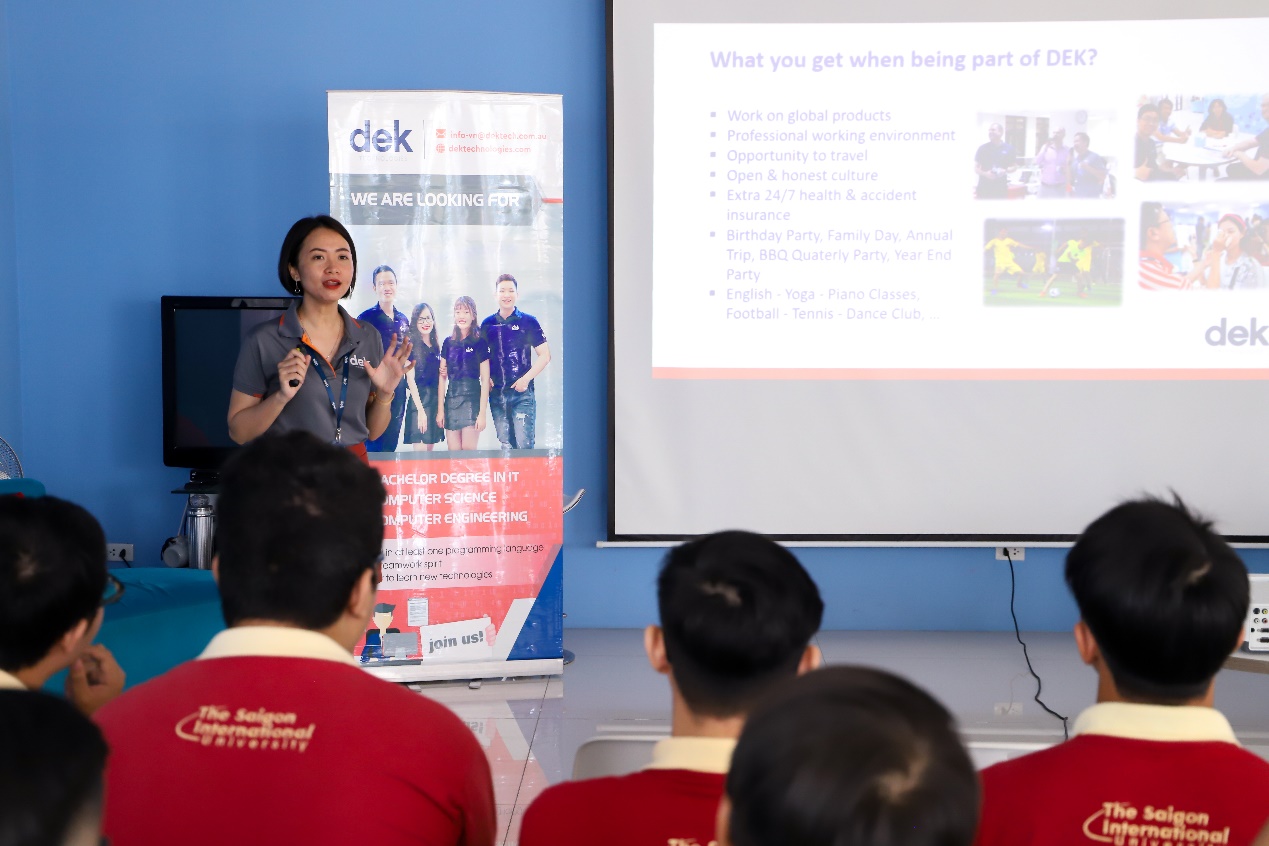 Tiếp tục hành trình “SIU IT Office Tour” đến Công ty DEK Technologies Việt Nam