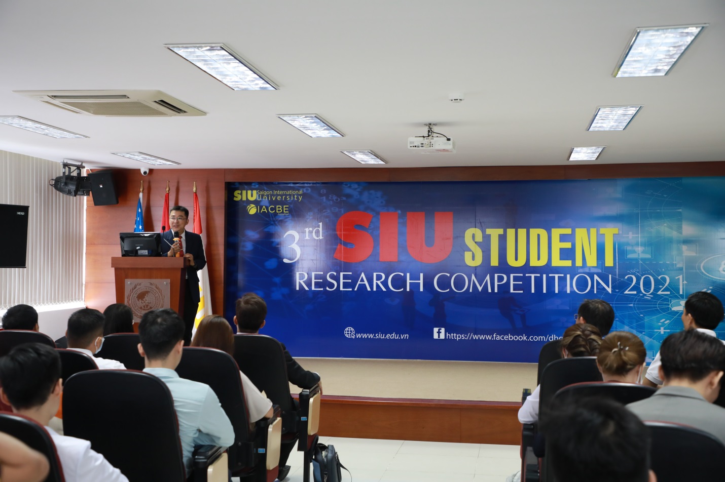 Nhiều đề tài sáng tạo, chất lượng tranh tài tại chung kết cuộc thi Sinh viên nghiên cứu khoa học SIU lần 3