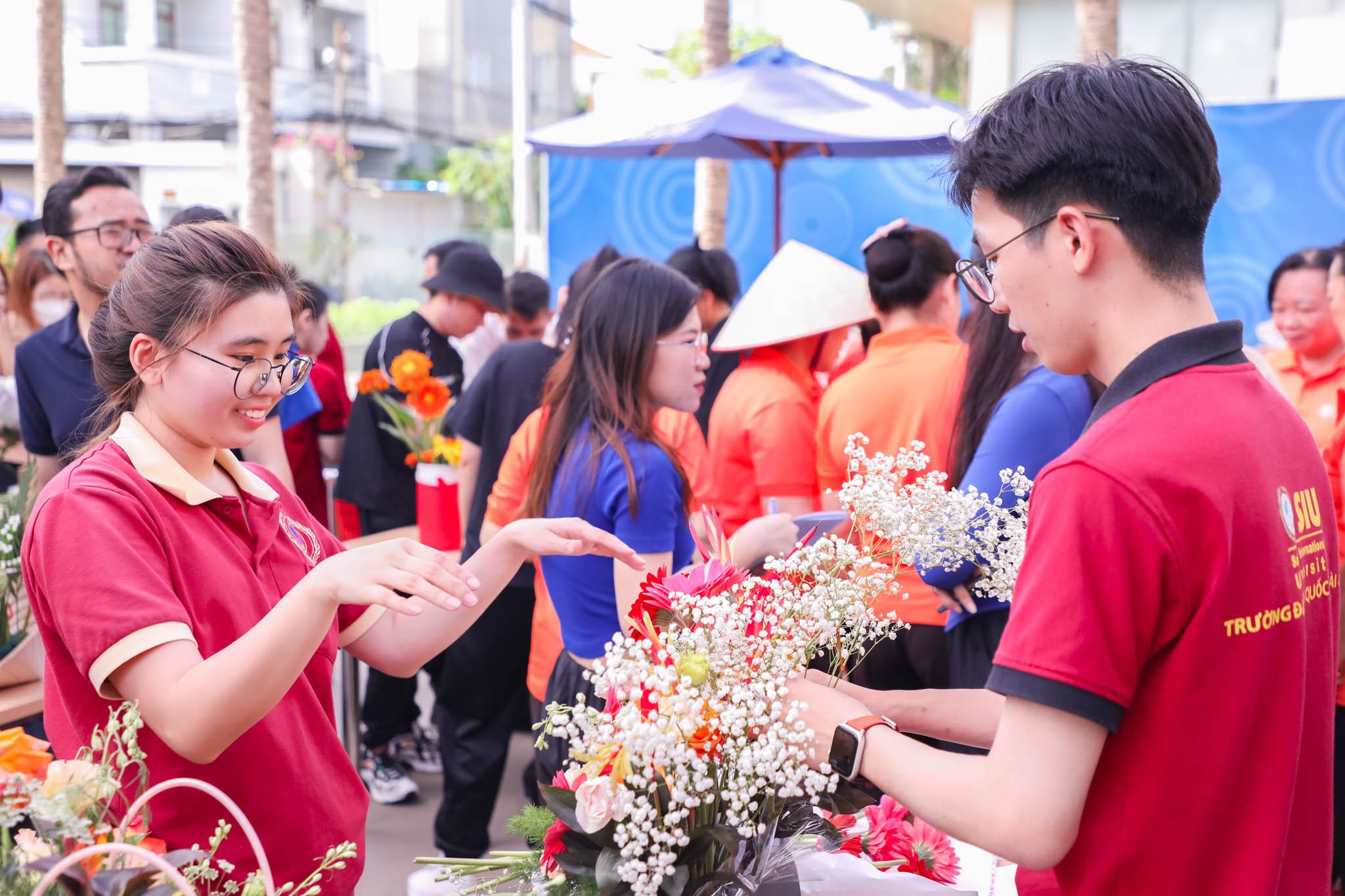 SIU’s Day 2023: Ngày hội tri ân thầy cô đậm dấu ấn gắn kết