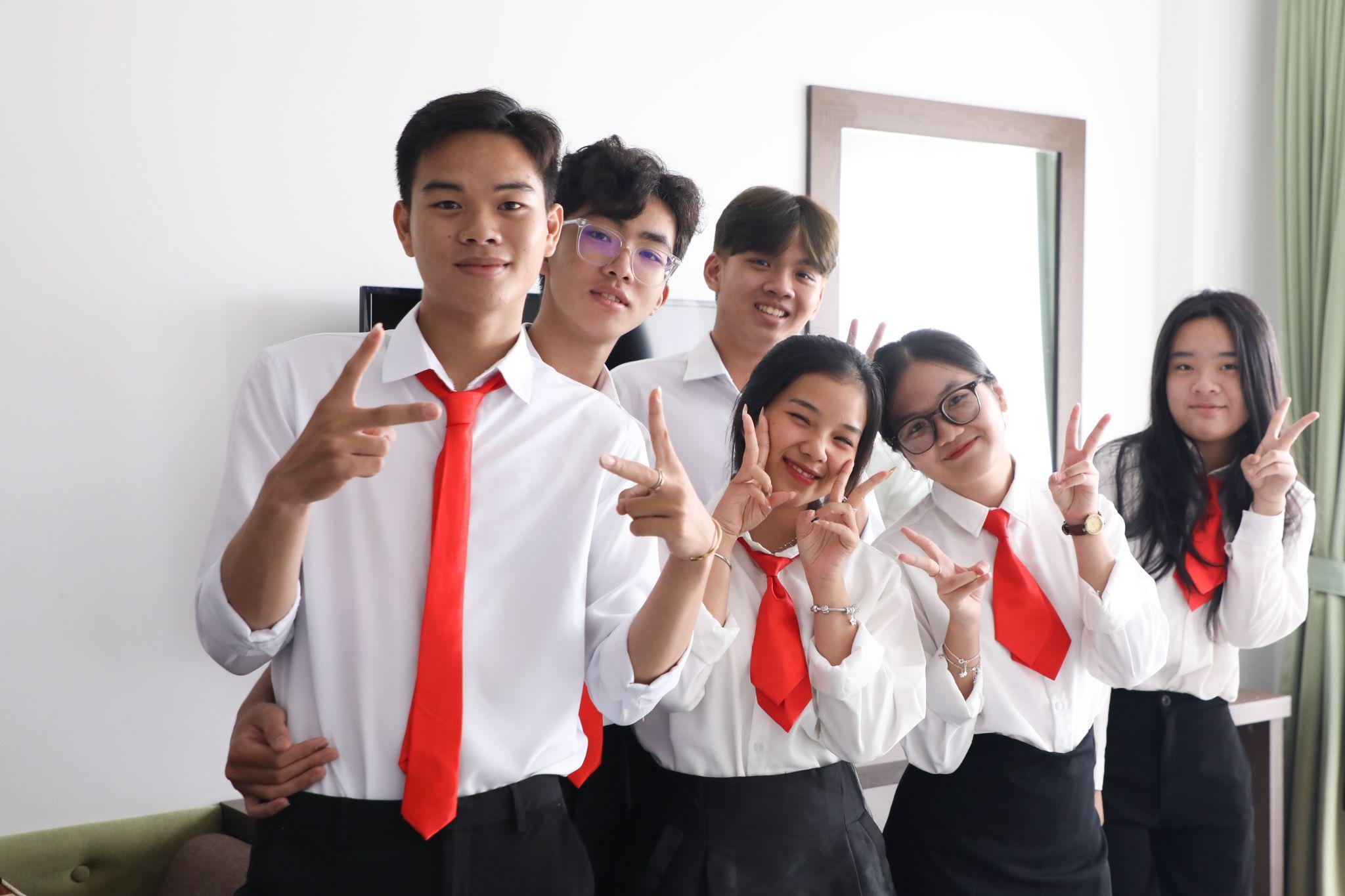 SIUers học nghiệp vụ buồng tại Bến Tre