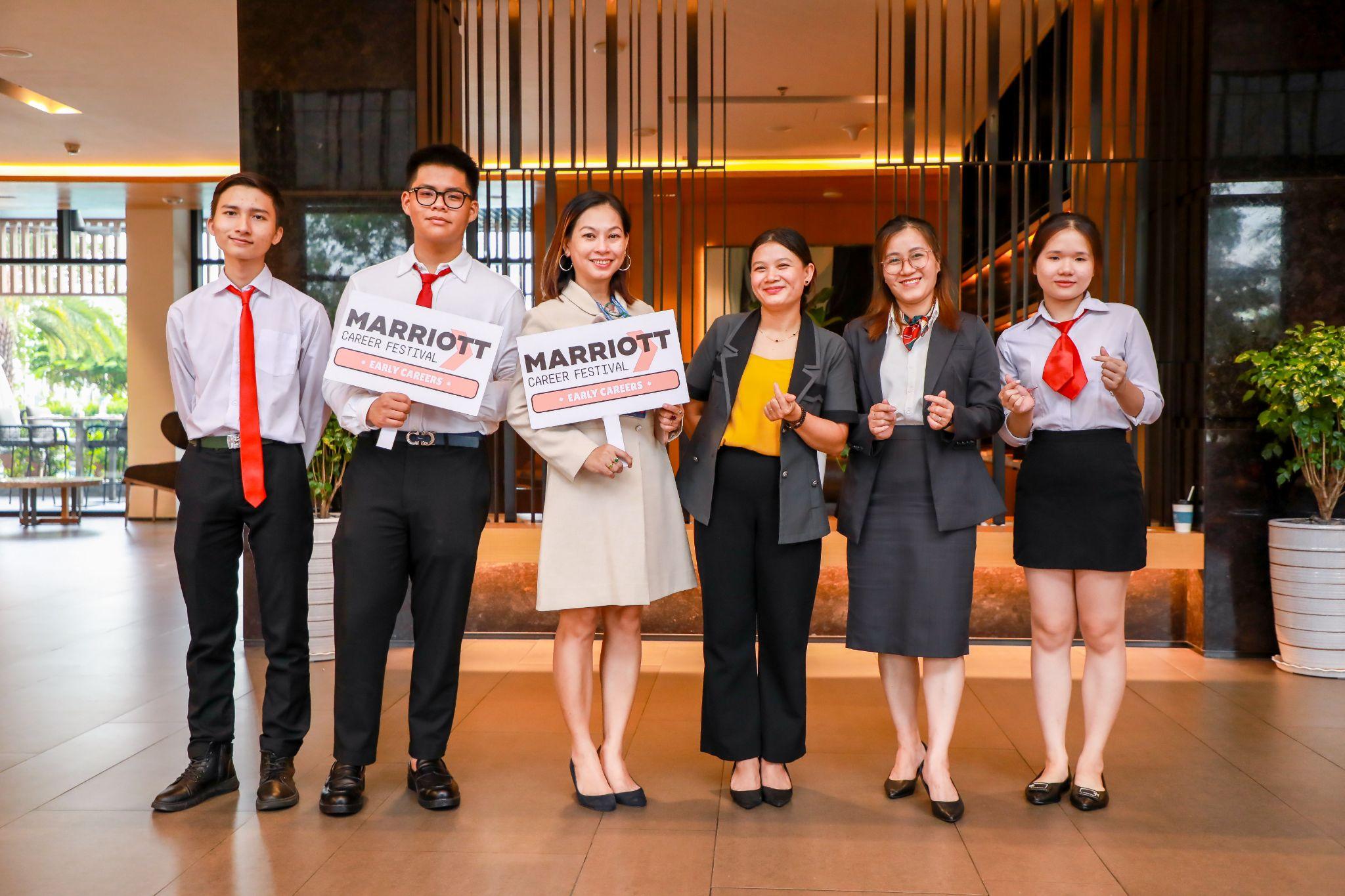 Sinh viên SIU học tập thực tế tại Fairfield by Marriott South Binh Duong Hotel