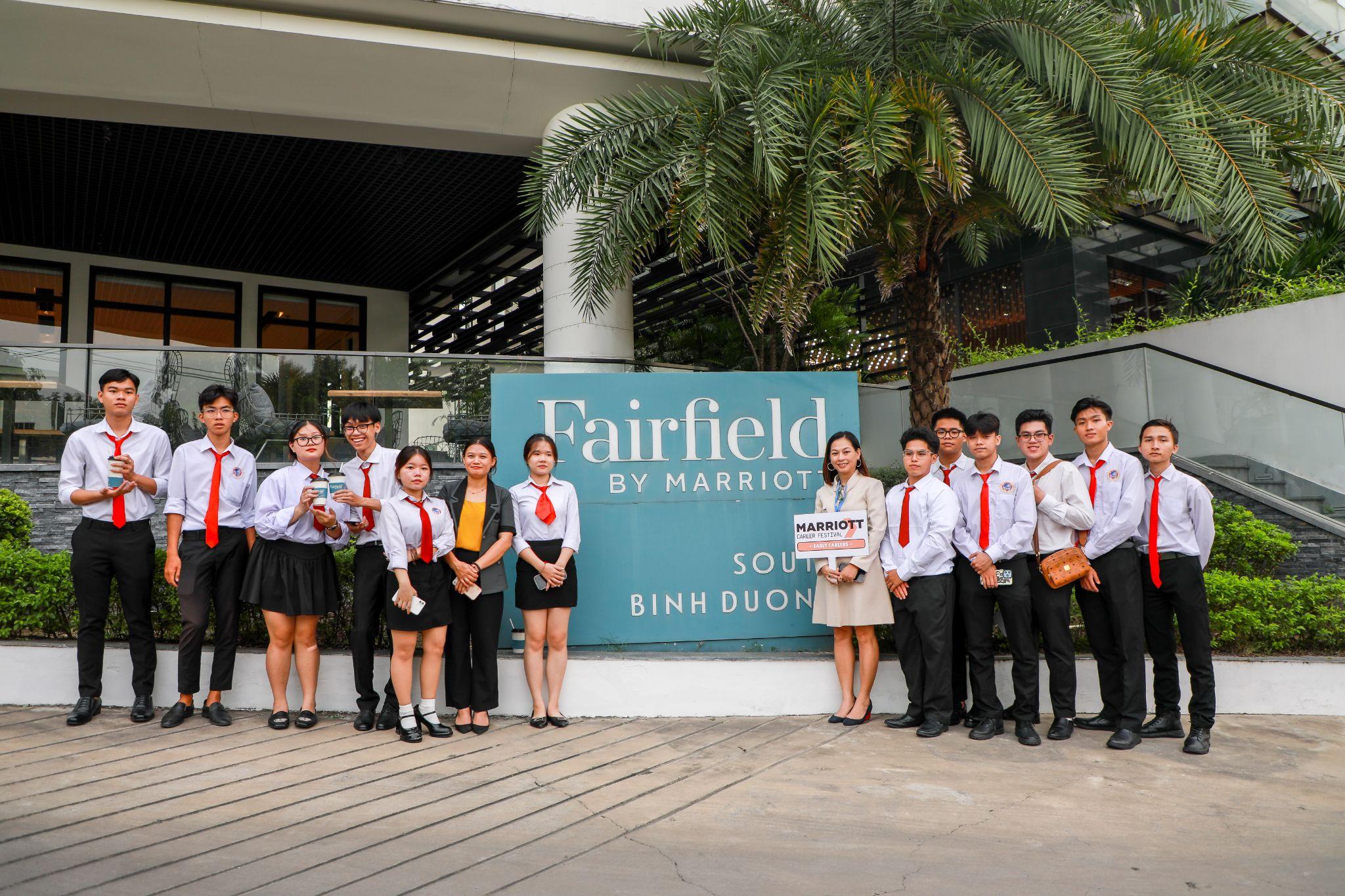 Sinh viên SIU học tập thực tế tại Fairfield by Marriott South Binh Duong Hotel