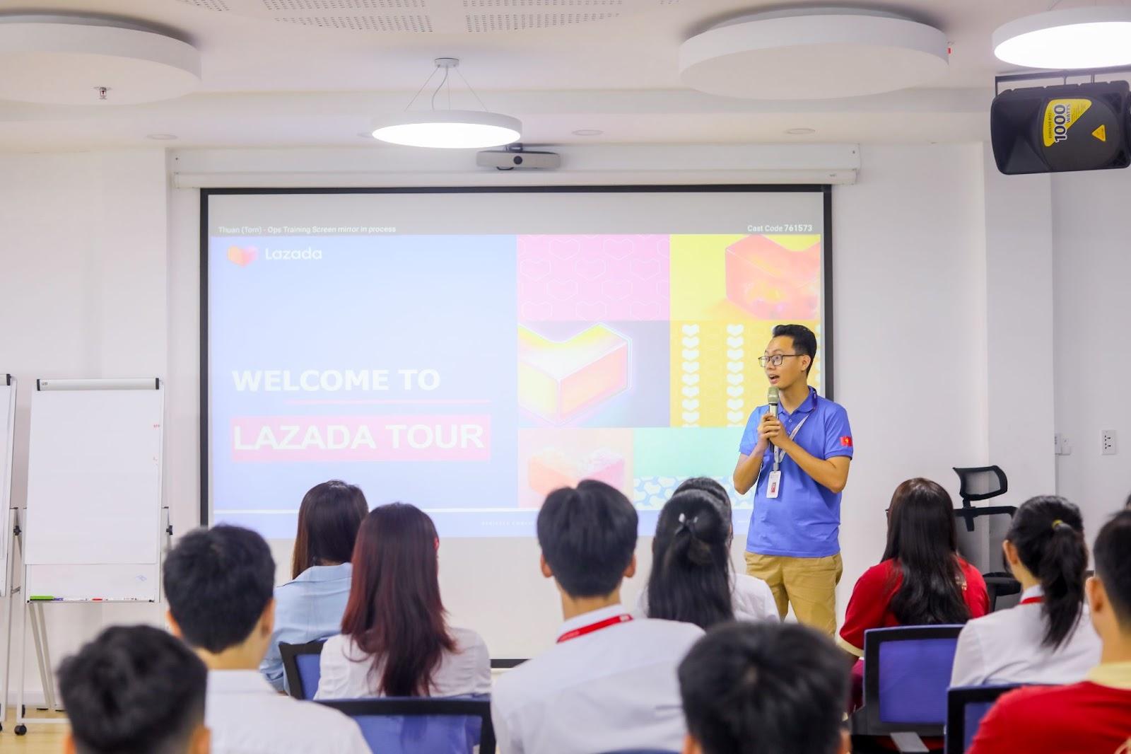 Tour “săn” kiến thức tại Lazada Logistics Park 