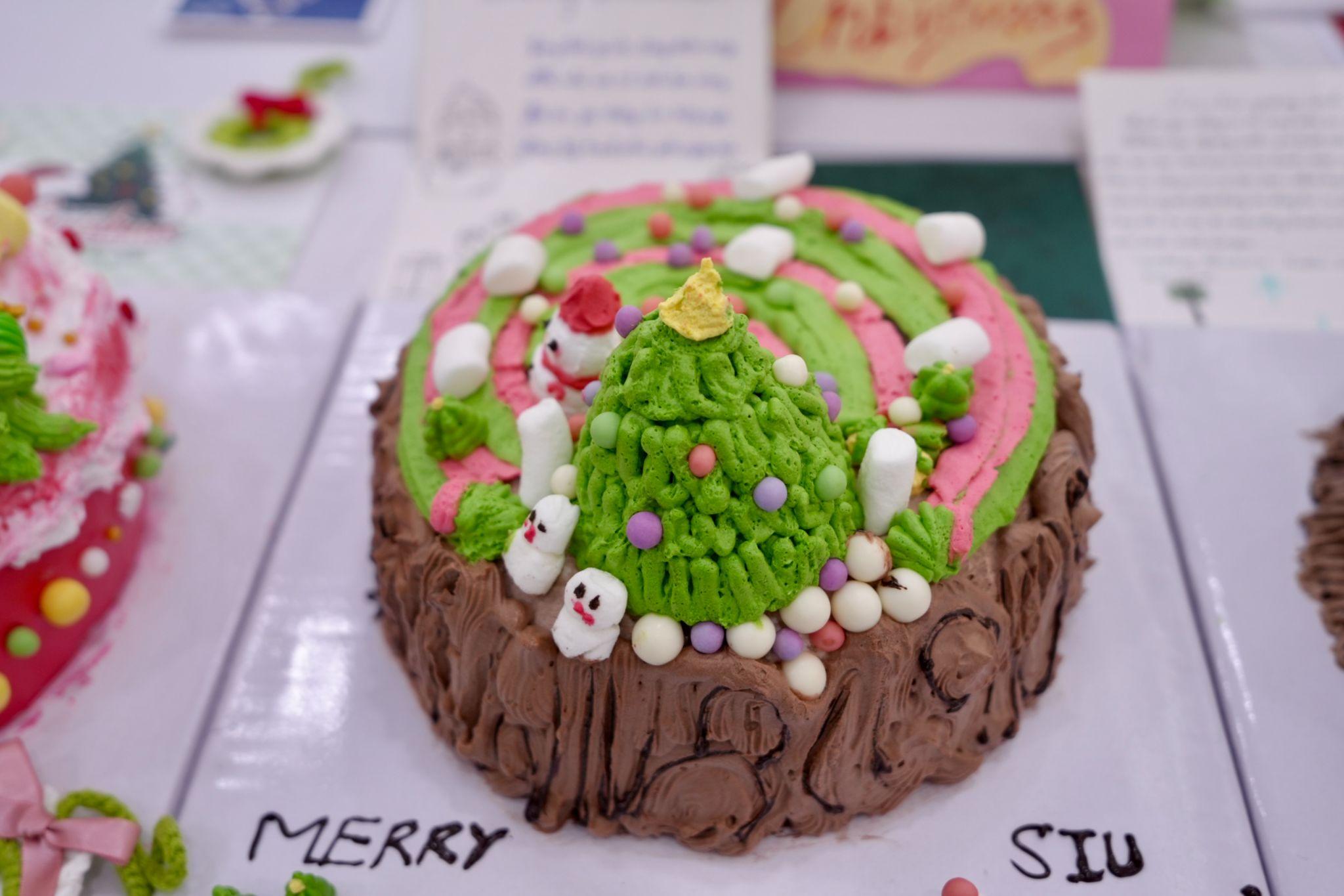 “Love Christmas Cakes” lan tỏa niềm vui mùa lễ hội tại SIU