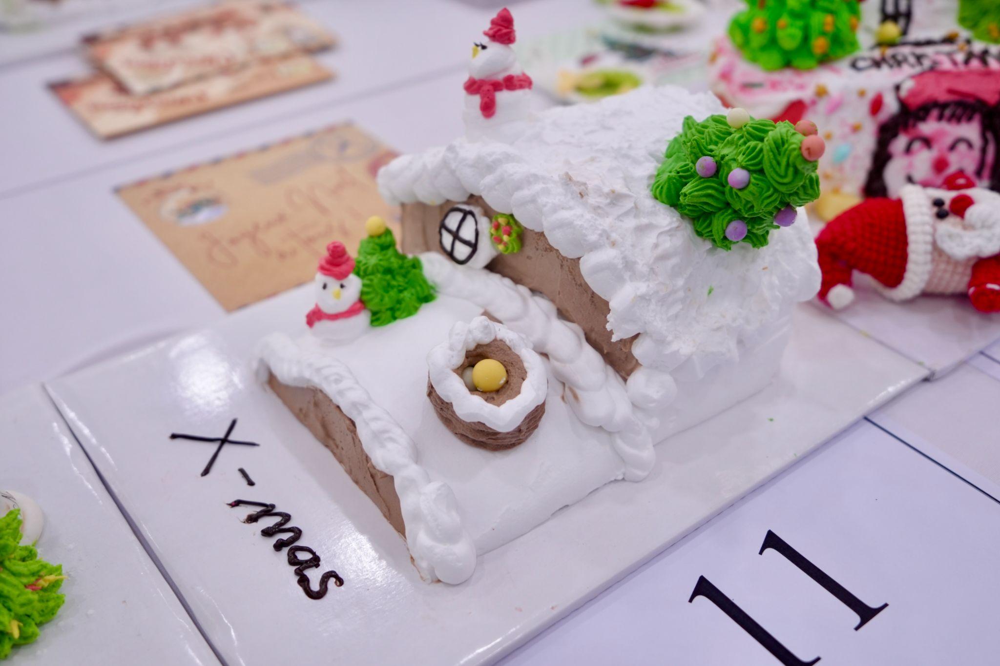 “Love Christmas Cakes” lan tỏa niềm vui mùa lễ hội tại SIU