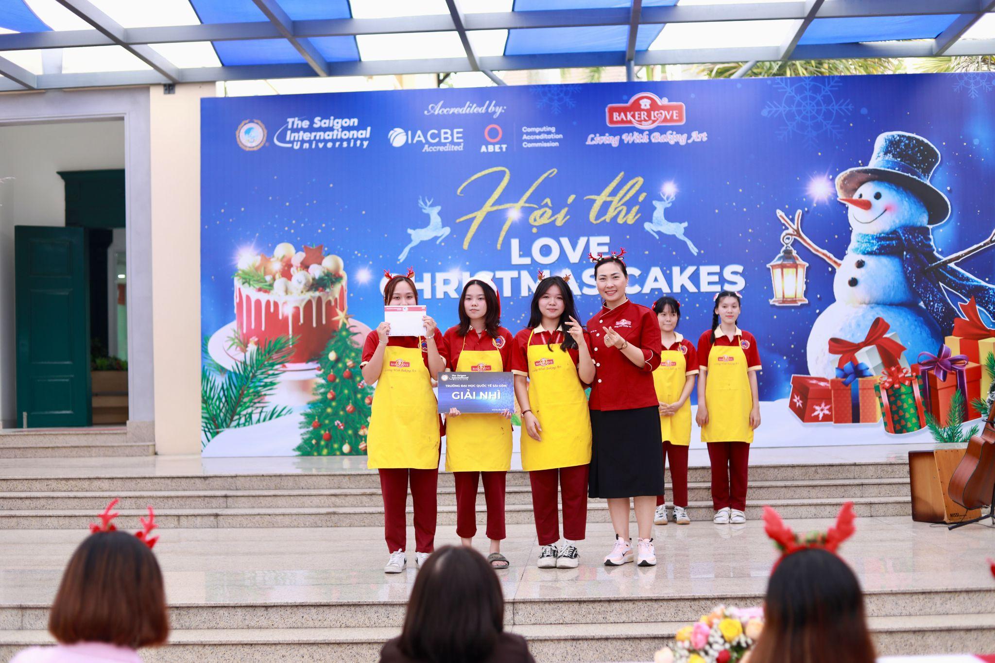 “Love Christmas Cakes” lan tỏa niềm vui mùa lễ hội tại SIU