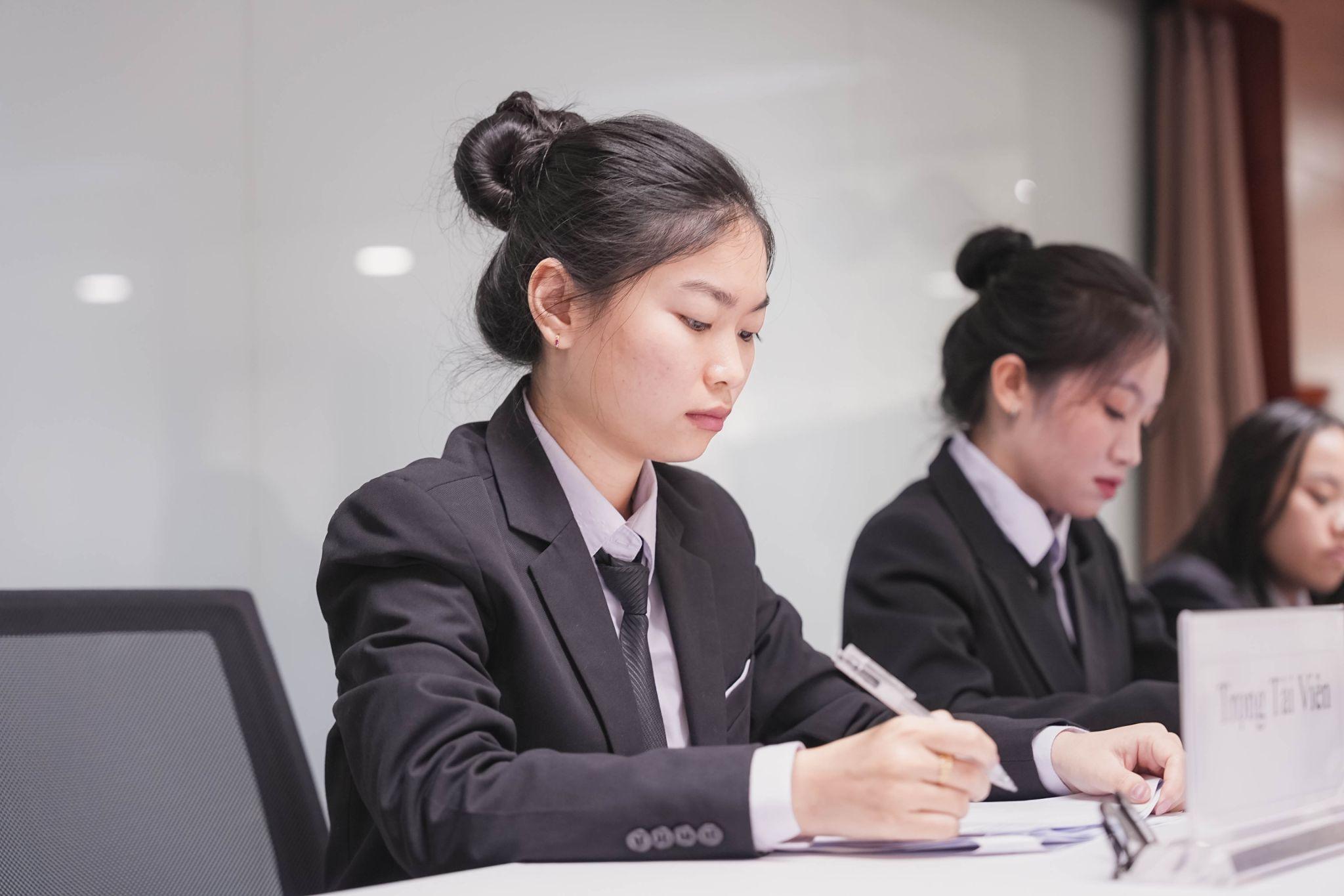 Sinh viên SIU “thực hành” xử lý tranh chấp thương mại