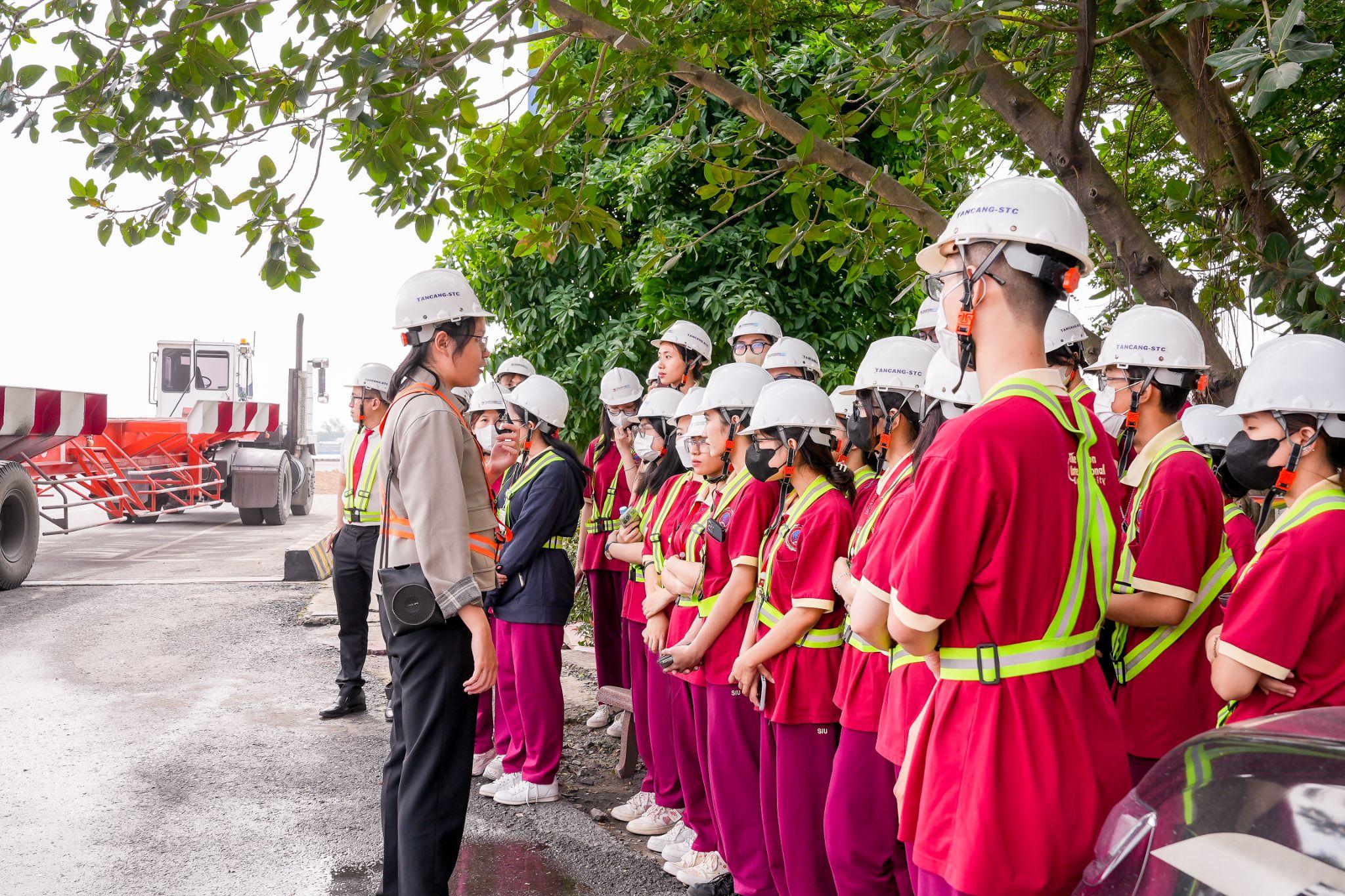 Học bổng doanh nghiệp tài trợ: Mở rộng sự nghiệp cho sinh viên SIU